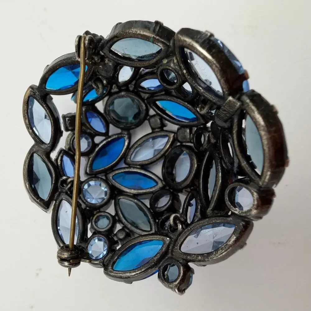 Vintage Signed AUSTRIA Blue Rhinestone Domed Bombé Cluster Brooch Pin⁠